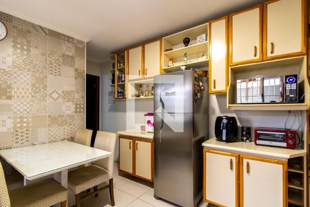 Casa à venda com 103m², 2 quartos e 2 vagas Casa à venda com 103m², 2 quartos e 2 vagasCozinha