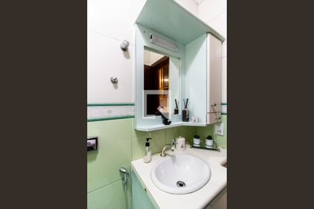 Casa à venda com 103m², 2 quartos e 2 vagas Casa à venda com 103m², 2 quartos e 2 vagasBanheiro