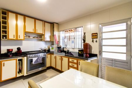 Casa à venda com 103m², 2 quartos e 2 vagas Casa à venda com 103m², 2 quartos e 2 vagasCozinha