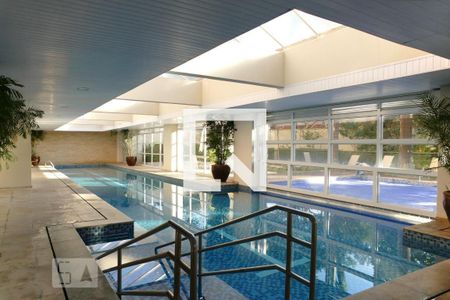 Apartamento à venda com 204m², 4 quartos e 4 vagas Apartamento à venda com 204m², 4 quartos e 4 vagasPiscina