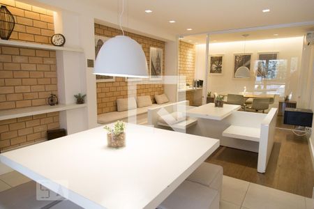 Apartamento à venda com 204m², 4 quartos e 4 vagas Apartamento à venda com 204m², 4 quartos e 4 vagasSala De Reunião