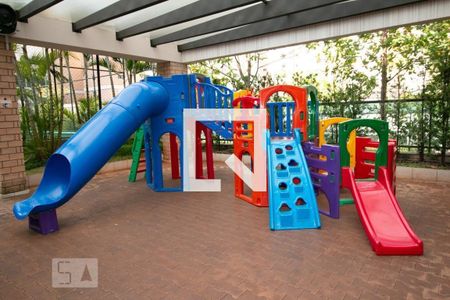 Apartamento à venda com 204m², 4 quartos e 4 vagas Apartamento à venda com 204m², 4 quartos e 4 vagasPlayground