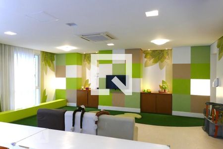 Apartamento à venda com 204m², 4 quartos e 4 vagas Apartamento à venda com 204m², 4 quartos e 4 vagasBrinquedoteca