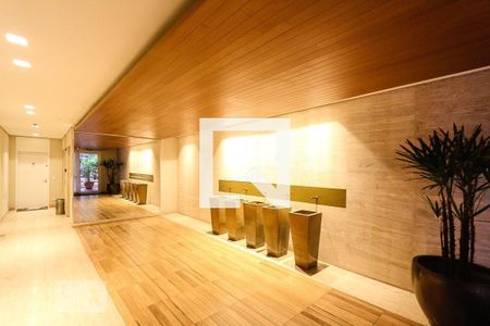 Apartamento à venda com 204m², 4 quartos e 4 vagas Apartamento à venda com 204m², 4 quartos e 4 vagasHall