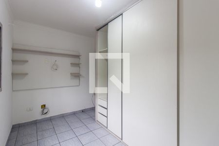 Quarto 1 de casa para alugar com 2 quartos, 50m² em Vila Carmosina, São Paulo