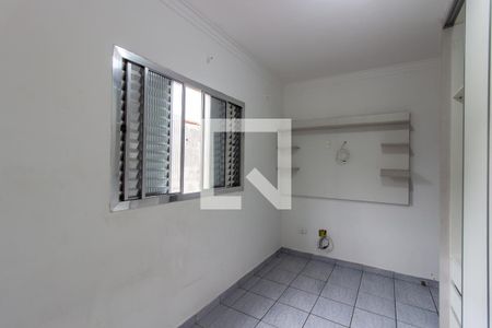 Quarto 1 de casa para alugar com 2 quartos, 50m² em Vila Carmosina, São Paulo