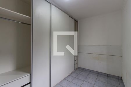 Quarto 1 de casa para alugar com 2 quartos, 50m² em Vila Carmosina, São Paulo