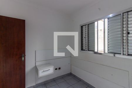 Quarto 2 de casa para alugar com 2 quartos, 50m² em Vila Carmosina, São Paulo