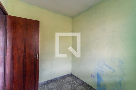 Quarto 2 de casa para alugar com 2 quartos, 50m² em Vila Carmosina, São Paulo