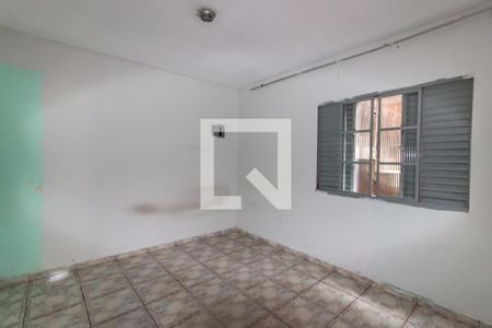 Quarto 1 de casa para alugar com 2 quartos, 50m² em Vila Carmosina, São Paulo