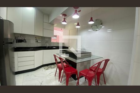 Cozinha de apartamento à venda com 2 quartos, 75m² em Estoril, Belo Horizonte