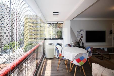 Sala de apartamento para alugar com 3 quartos, 125m² em Indianópolis, São Paulo