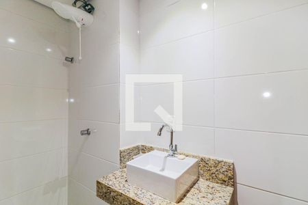 Banheiro de kitnet/studio para alugar com 1 quarto, 33m² em Chácara Santo Antônio (zona Sul), São Paulo