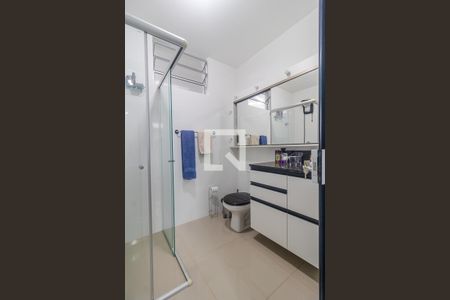 Banheiro de apartamento à venda com 2 quartos, 68m² em Centro Histórico, Porto Alegre