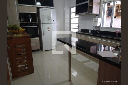 Cozinha de apartamento à venda com 3 quartos, 104m² em Jardim Industrial, Contagem