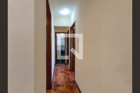 Corredor de apartamento para alugar com 3 quartos, 60m² em Grajaú, Rio de Janeiro