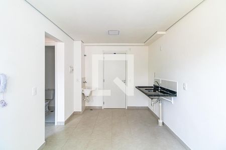 Sala e cozinha de apartamento para alugar com 2 quartos, 33m² em Jardim Celeste, São Paulo