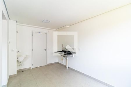 Sala e cozinha de apartamento para alugar com 2 quartos, 33m² em Jardim Celeste, São Paulo