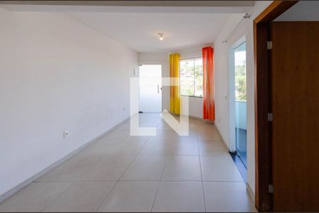 Sala de casa para alugar com 1 quarto, 60m² em Alto Caiçaras, Belo Horizonte