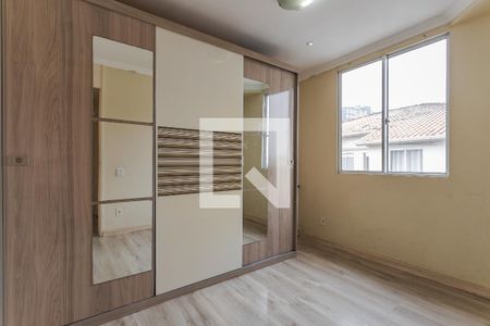 Quarto 1 de apartamento para alugar com 2 quartos, 44m² em Mário Quintana, Porto Alegre