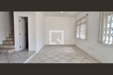 Sala de casa para alugar com 5 quartos, 240m² em Balneario, Florianópolis