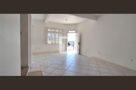 Sala de casa para alugar com 5 quartos, 240m² em Balneario, Florianópolis