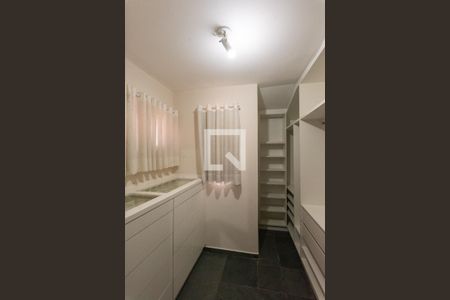 Closet da Suíte 1 de casa para alugar com 4 quartos, 280m² em Jardim Proenca I, Campinas