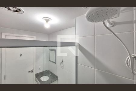 Banheiro de apartamento para alugar com 1 quarto, 33m² em Barra Funda, São Paulo