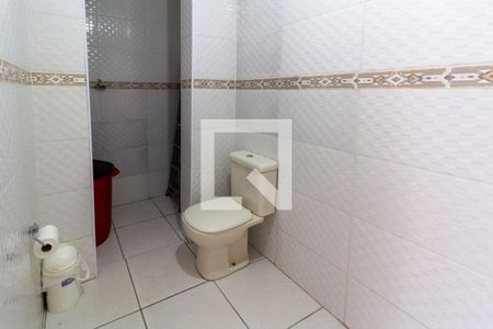 Banheiro de casa para alugar com 1 quarto, 60m² em Bom Retiro, São Paulo