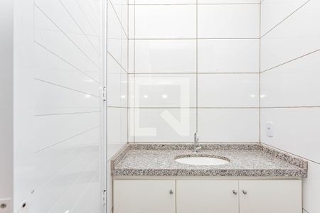 Banheiro de apartamento para alugar com 1 quarto, 28m² em Vila Moinho Velho, São Paulo