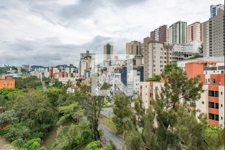 Sala de apartamento à venda com 3 quartos, 90m² em Estrela Dalva, Belo Horizonte