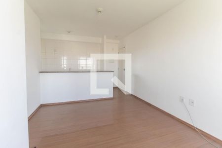 Sala de apartamento para alugar com 3 quartos, 55m² em Conjunto Residencial José Bonifácio, São Paulo