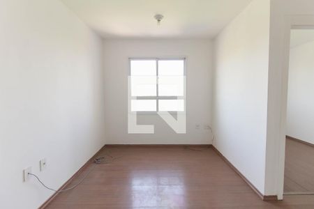 Sala de apartamento para alugar com 3 quartos, 55m² em Conjunto Residencial José Bonifácio, São Paulo