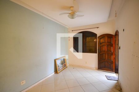 Sala de estar de casa para alugar com 1 quarto, 80m² em Centro, Nova Iguaçu