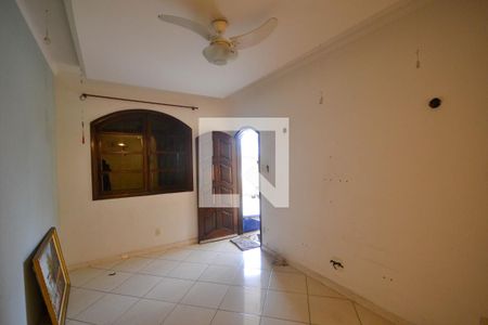 Sala de estar de casa para alugar com 1 quarto, 80m² em Centro, Nova Iguaçu