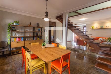 Sala 2 de casa à venda com 4 quartos, 315m² em Fernão Dias, Belo Horizonte