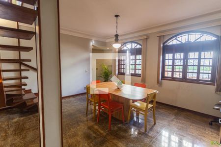 Sala 2 de casa à venda com 4 quartos, 315m² em Fernão Dias, Belo Horizonte