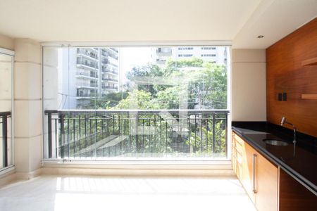 Varanda de apartamento para alugar com 3 quartos, 165m² em Moema, São Paulo