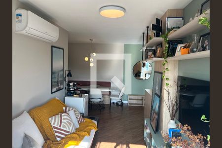 Sala de apartamento à venda com 2 quartos, 67m² em Vila Ipojuca, São Paulo