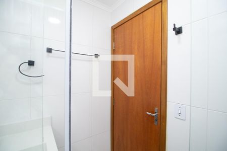 Banheiro de kitnet/studio para alugar com 1 quarto, 28m² em Tucuruvi, São Paulo