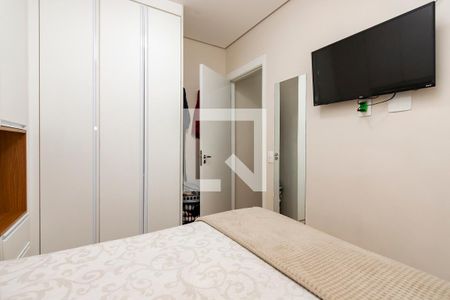 Quarto 1 de apartamento para alugar com 2 quartos, 42m² em Parque Maria Helena, São Paulo