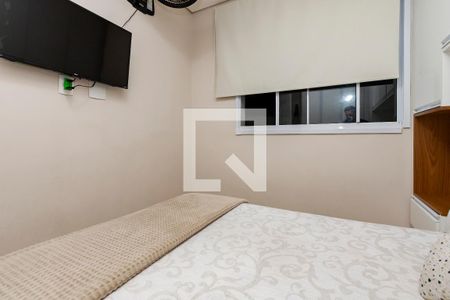 Quarto 1 de apartamento para alugar com 2 quartos, 42m² em Parque Maria Helena, São Paulo