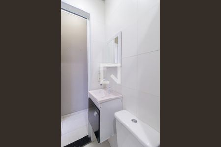 Banheiro de kitnet/studio para alugar com 1 quarto, 25m² em Pestana, Osasco