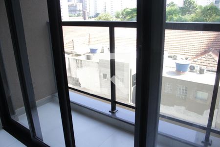 Varanda de kitnet/studio para alugar com 1 quarto, 28m² em Cambuci, São Paulo