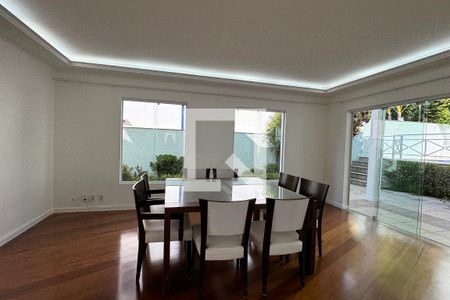 Sala de casa de condomínio para alugar com 4 quartos, 346m² em Alphaville, Santana de Parnaíba