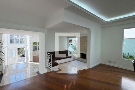 Sala de casa de condomínio para alugar com 4 quartos, 346m² em Alphaville, Santana de Parnaíba