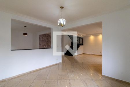 Sala de casa à venda com 4 quartos, 261m² em Parque Renato Maia, Guarulhos