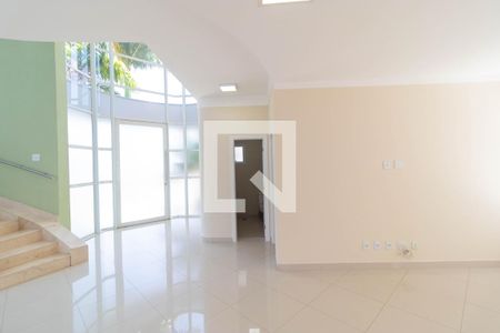 Salas de casa de condomínio à venda com 3 quartos, 430m² em Swiss Park, Campinas