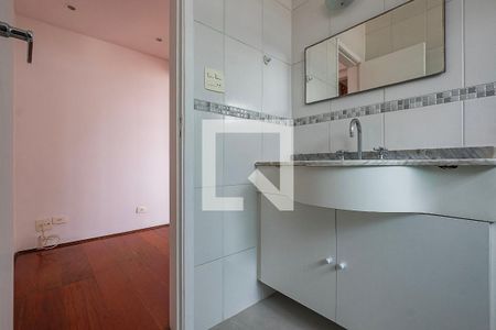 Banheiro de apartamento para alugar com 1 quarto, 50m² em Sumarezinho, São Paulo