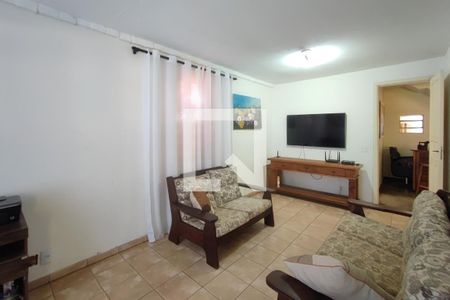 Sala de TV de casa para alugar com 5 quartos, 198m² em Jardim Andorinhas, Campinas